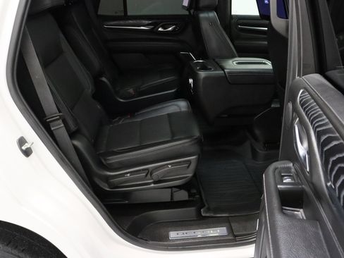 Used 2023 GMC Yukon Denali w/ Advanced Technology Package AWD/4WD image 42