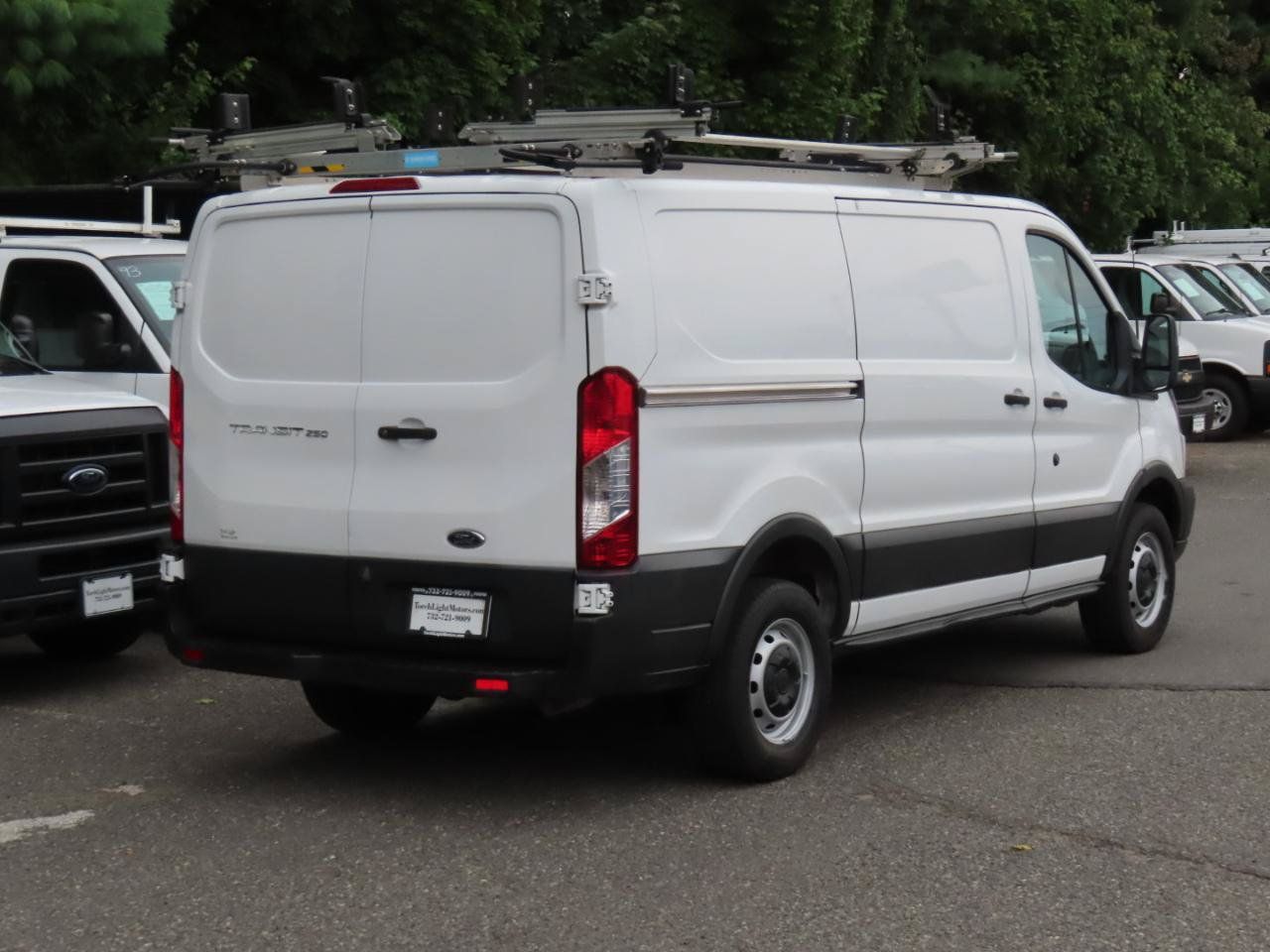 Used 2018 Ford Transit 250 130 Low Roof RWD image 19