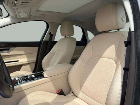 Used 2018 Jaguar XF Prestige AWD/4WD image 20