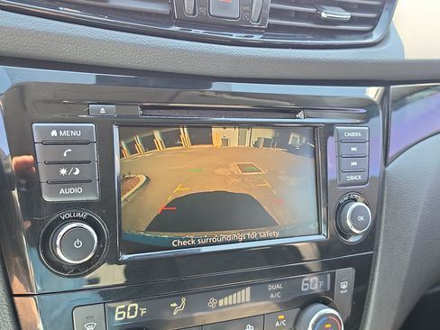 Used 2021 Nissan Rogue Sport SV AWD/4WD image 23