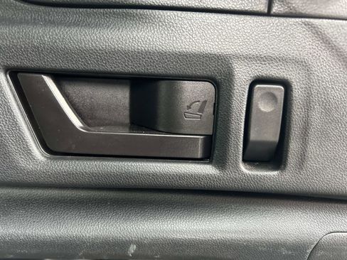 Used 2023 Subaru Outback Premium image 12