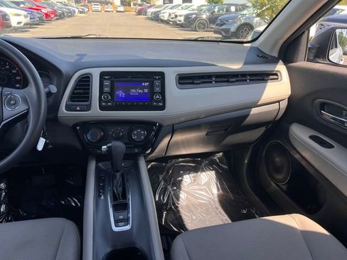 Used 2021 Honda HR-V LX image 14