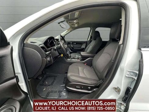 Used 2016 Chevrolet Traverse LT w/ Style and Technology Package image 41