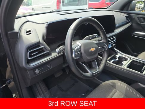 Used 2024 Chevrolet Traverse LT FWD image 16