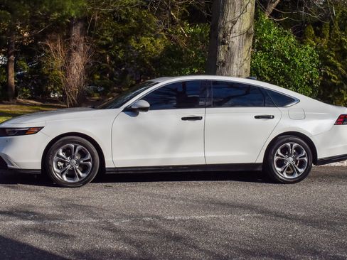 Used 2024 Honda Accord EX-L image 3