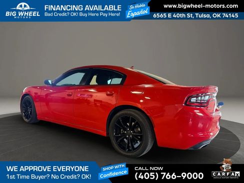 Used 2018 Dodge Charger R/T RWD image 3