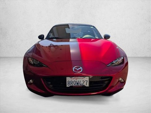 Used 2020 MAZDA MX-5 Miata Sport image 2
