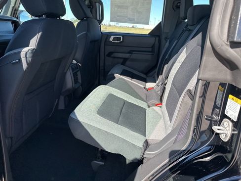 New 2025 Ford Bronco 4-Door image 32