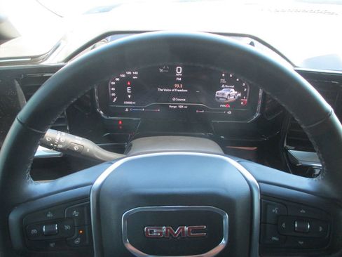 Used 2024 GMC Sierra 1500 Elevation image 28