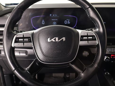 Used 2024 Kia Telluride S FWD image 3