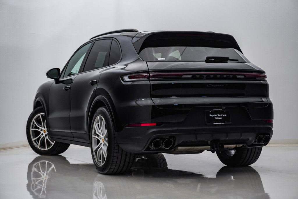 Certified 2024 Porsche Cayenne S AWD/4WD image 3