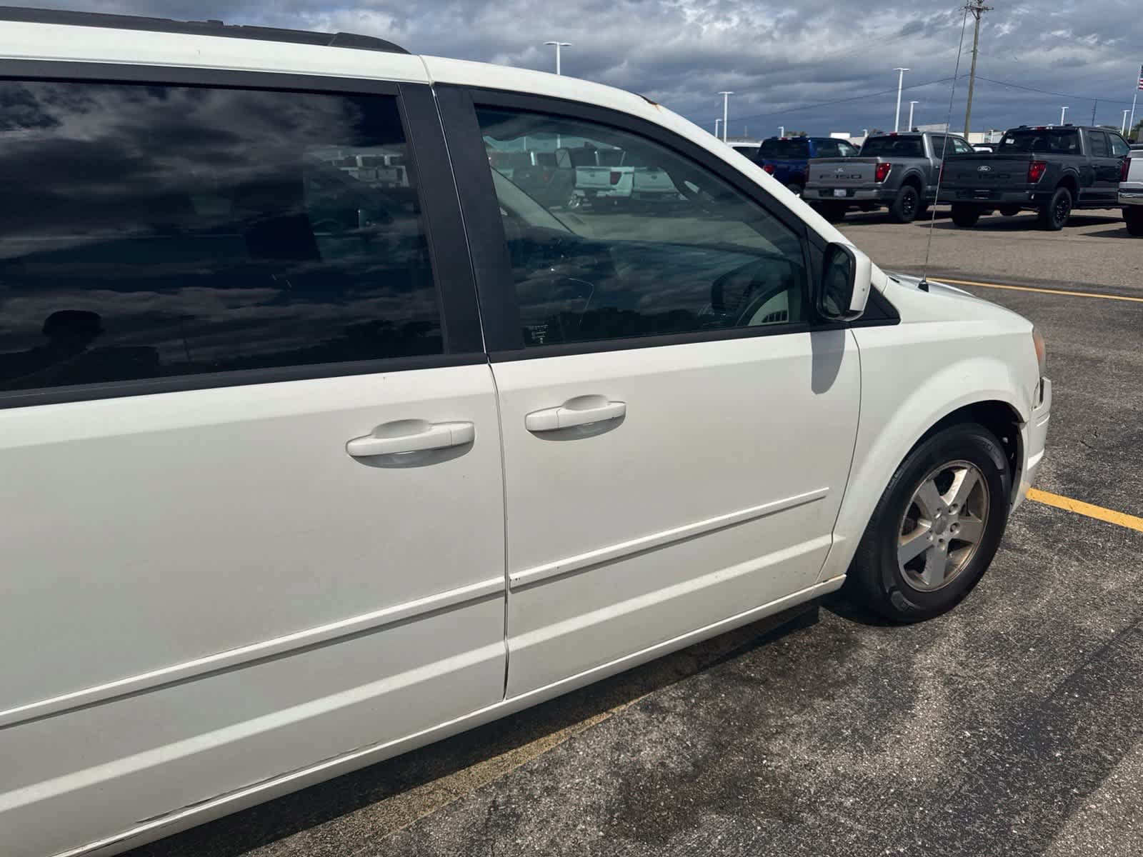 Used 2013 Dodge Grand Caravan SXT FWD image 11