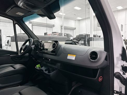 New 2026 Mercedes-Benz Sprinter 2500 image 28