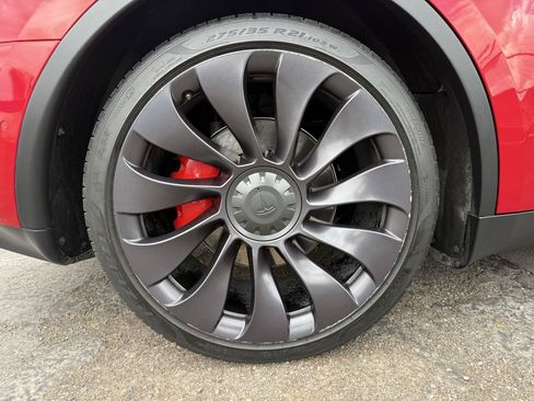 Used 2022 Tesla Model Y Performance AWD/4WD image 30