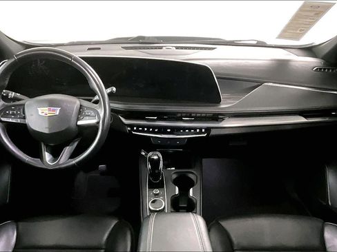 Used 2024 Cadillac XT4 Premium Luxury image 7