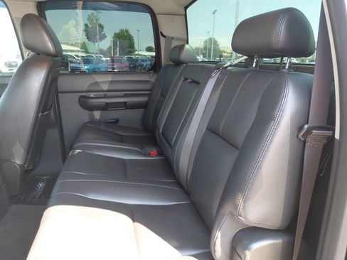 Used 2009 GMC Sierra 3500 SLE w/ SLE Preferred Package AWD/4WD image 21