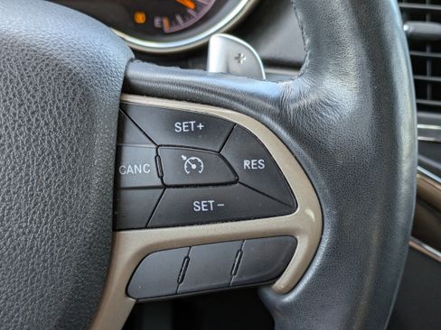 Used 2015 Jeep Grand Cherokee Limited w/ Luxury Group II AWD/4WD image 26