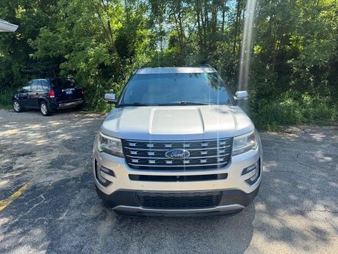 Used 2017 Ford Explorer Limited FWD image 2