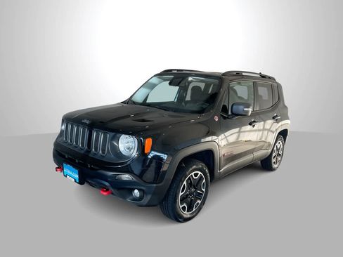 Used 2017 Jeep Renegade Trailhawk w/ Popular Equipment Group AWD/4WD image 1