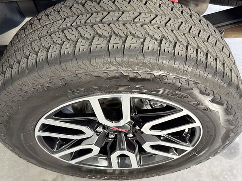 Used 2024 GMC Sierra 1500 AT4 w/ Technology Package image 35