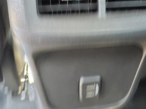 Used 2024 Chevrolet Equinox LT AWD/4WD image 22