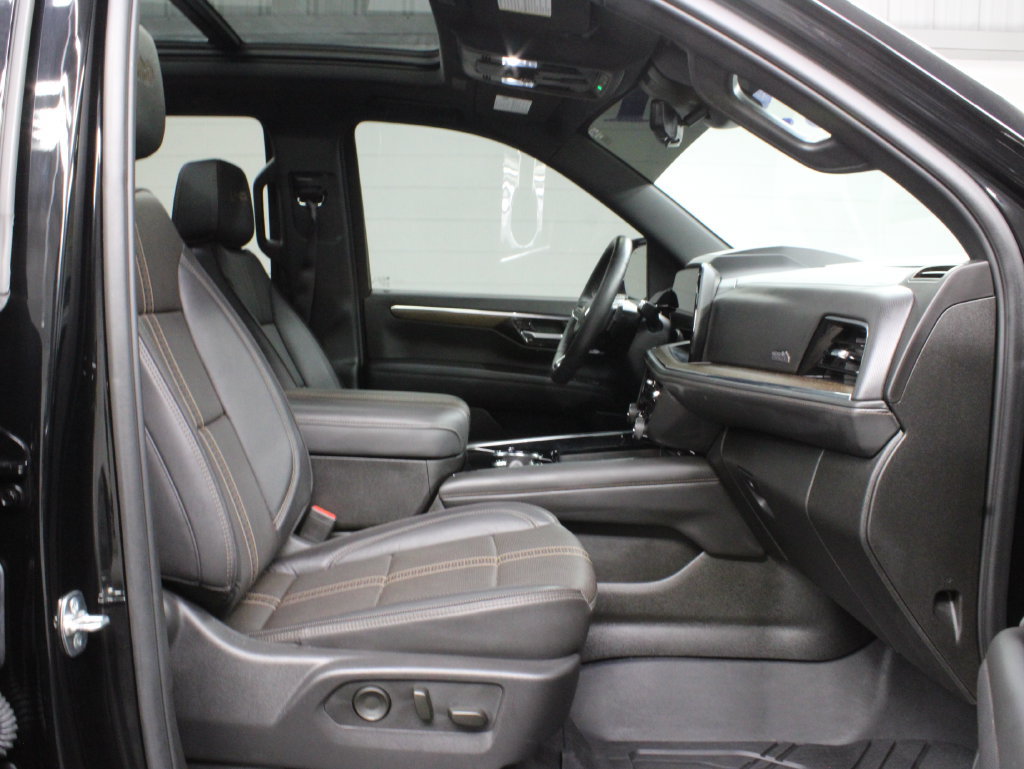 Used 2025 Chevrolet Tahoe High Country w/ Sun And Tow Package AWD/4WD image 39