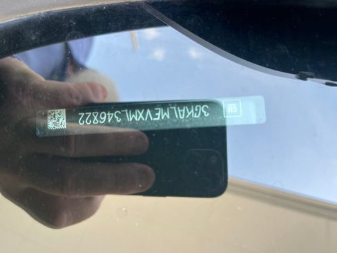 Used 2021 GMC Terrain SLE w/ Driver Convenience Package FWD image 6