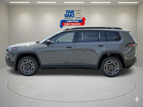 New 2026 Jeep Cherokee Laredo image 9