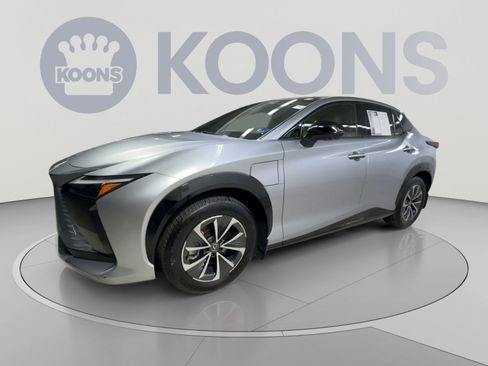 Used 2025 Lexus RZ 300e w/ Accessory Package (2T) FWD image 5