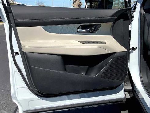 Certified 2025 Nissan Murano SL image 10