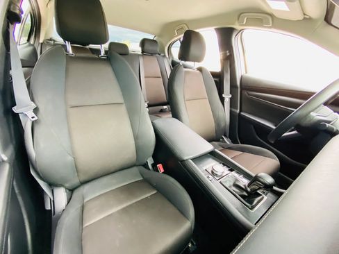 Used 2020 MAZDA MAZDA3 Sedan FWD image 40