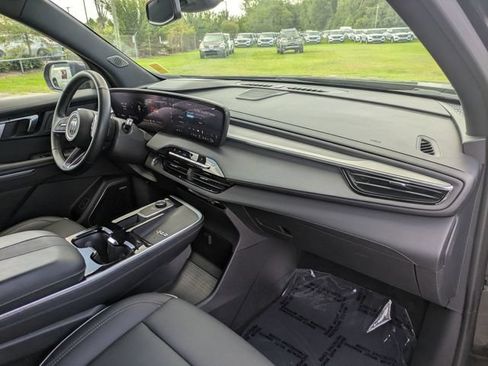 Used 2025 Buick Enclave Preferred FWD image 39