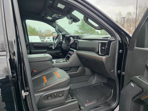 Used 2024 GMC Sierra 2500 AT4 w/ AT4 Preferred Package image 13
