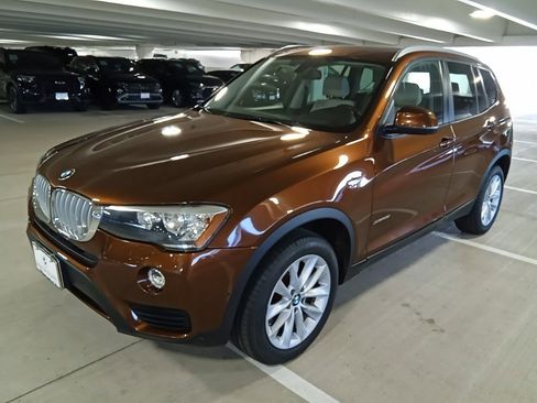 Used 2017 BMW X3 xDrive28i image 3