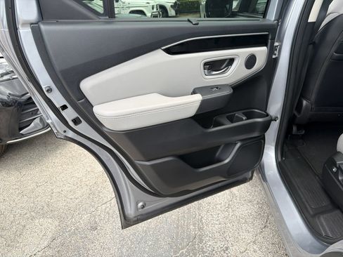 Used 2023 Honda Pilot EX-L image 19