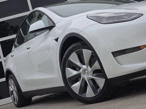 Used 2020 Tesla Model Y Long Range AWD/4WD image 12