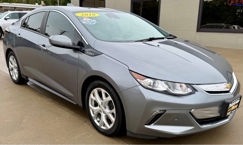 Used 2018 Chevrolet Volt Premier w/ Driver Confidence Package FWD image 1
