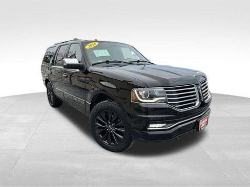 Used 2016 Lincoln Navigator Select image 32