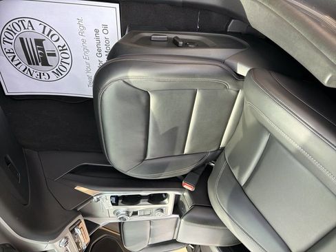 Used 2023 Ford Explorer XLT w/ Equipment Group 202A image 28