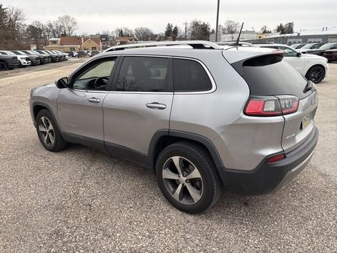 Used 2019 Jeep Cherokee Limited image 4