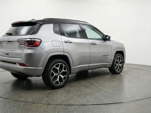Used 2025 Jeep Compass Limited AWD/4WD image 9