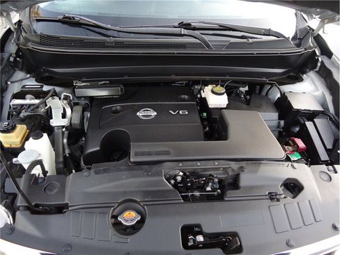 Used 2013 Nissan Pathfinder SV image 29