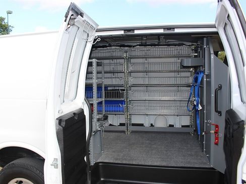 Used 2021 Chevrolet Express 2500 RWD image 12