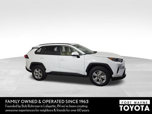 Used 2021 Toyota RAV4 XLE w/ Convenience Package AWD/4WD image 5