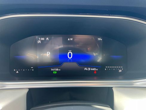 Used 2025 Volkswagen Taos SE image 38