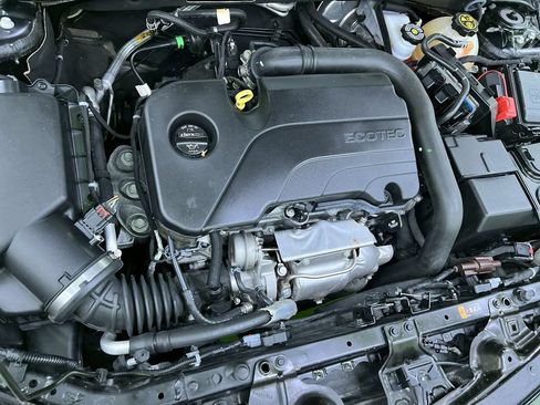 Used 2022 Chevrolet Malibu LT FWD image 29