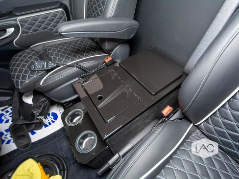 Used 2024 Mercedes-Benz Sprinter 3500 image 23