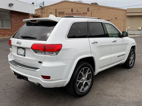 Used 2019 Jeep Grand Cherokee Overland AWD/4WD image 4
