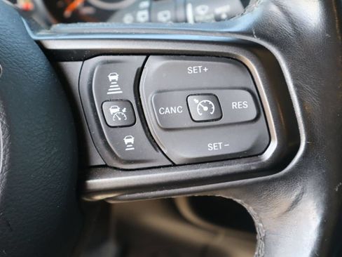 Used 2019 Jeep Wrangler Unlimited Sport AWD/4WD image 11