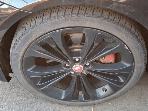 Used 2022 Jaguar XF R-Dynamic SE image 7